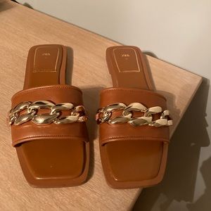 ZARA Flat Leather Sandals with Gold Chain